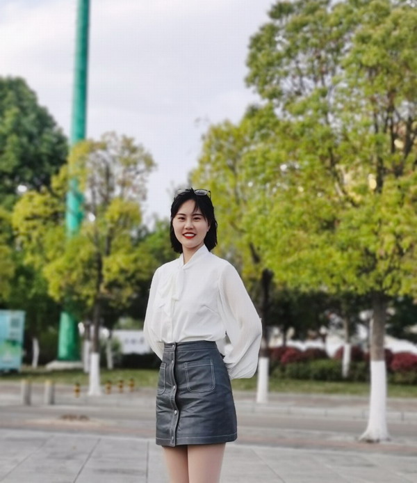 RnAW_1701306423883000264.jpg 2016级优秀校友——欧菲菲.jpg